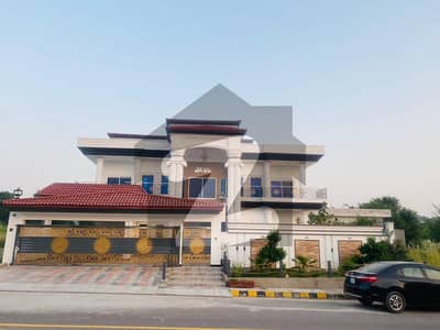 One Kanal Double Storey House For Sale On Main Boulevard In Islamabad