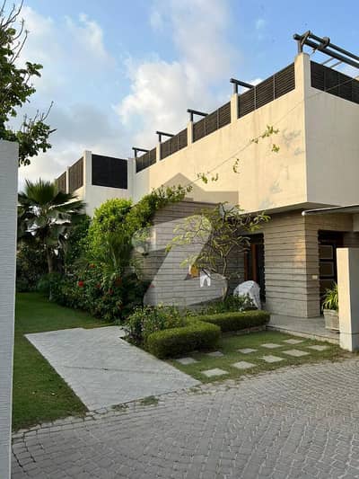ڈی ایچ اے فیز 6 ڈی ایچ اے ڈیفینس,کراچی میں 7 کمروں کا 4 کنال مکان 48.0 کروڑ میں برائے فروخت۔