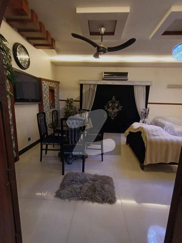 گلستان جوہر - بلاک 16-A گلستانِ جوہر,کراچی میں 6 کمروں کا 5 مرلہ مکان 3.5 کروڑ میں برائے فروخت۔