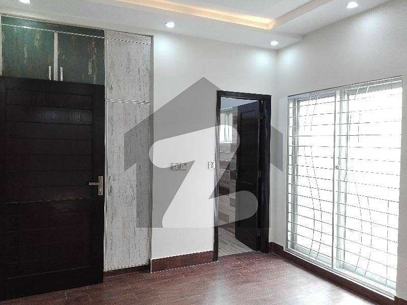 A 1 Kanal Upper Portion Located In NFC 1 - Block A (NW) Is Available For rent