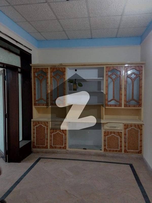 جوہر ٹاؤن فیز 2 جوہر ٹاؤن,لاہور میں 5 کمروں کا 12 مرلہ مکان 4.15 کروڑ میں برائے فروخت۔
