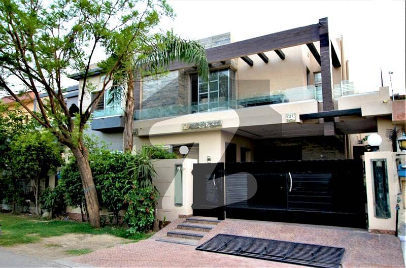 Best Location Of Z Block DHA Phase 3 Lahore 10 Marla Lavish Bungalow