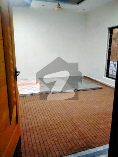 نواب ٹاؤن - بلاک ای نواب ٹاؤن,لاہور میں 2 کمروں کا 0 مرلہ فلیٹ 25.0 ہزار میں کرایہ پر دستیاب ہے۔