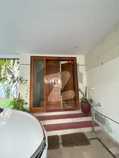 حسن کالونی رحیم یار خان میں 10 کمروں کا 1 کنال مکان 4.0 کروڑ میں برائے فروخت۔
