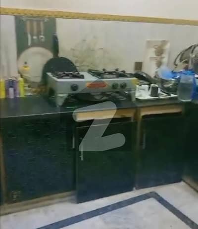موچی گیٹ والڈ سٹی,لاہور میں 5 کمروں کا 6 مرلہ مکان 2.5 کروڑ میں برائے فروخت۔