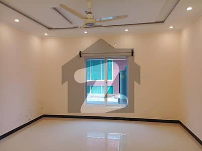 In F-7 House Sized 20 Marla For Sale