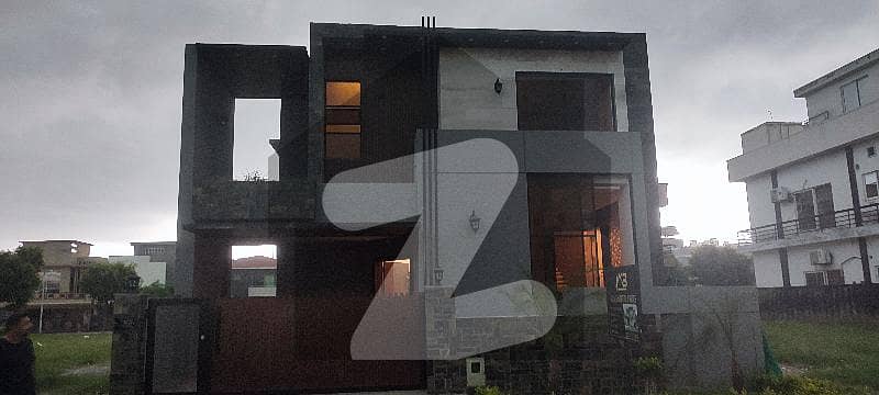Beautiful Kanal Corner House For Sale In Bahria Town Phase 7