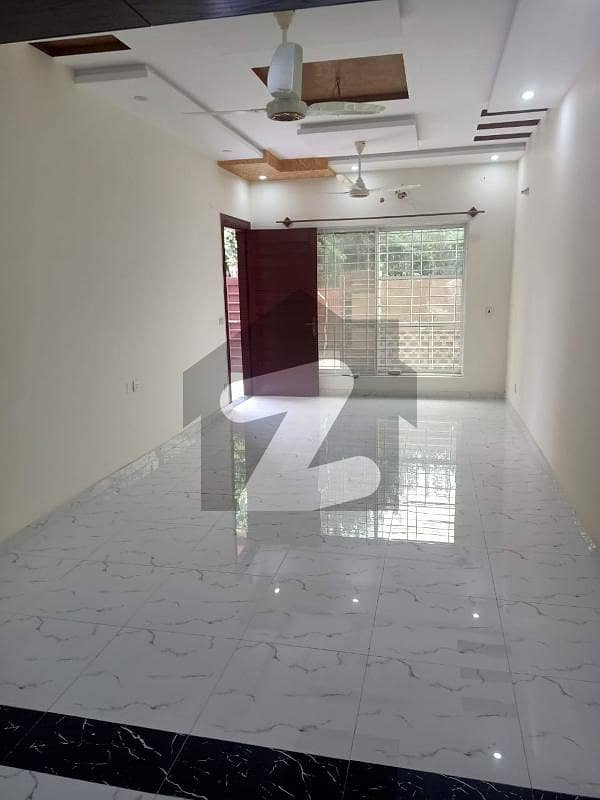 5 MARLA HOUSE AVAILABLE FOR RENT IN RAJPOOT TOWN