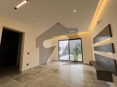 1 Kanal Full Basement, Luxurious Used House Near To Park For Sale