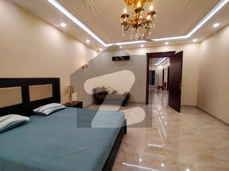 لیک سٹی رائیونڈ روڈ,لاہور میں 7 کمروں کا 2 کنال مکان 18.0 کروڑ میں برائے فروخت۔