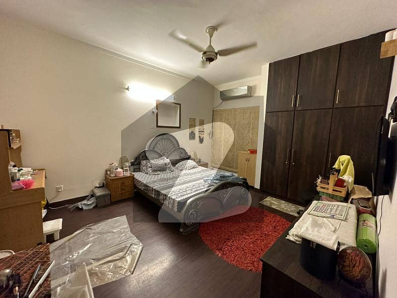 ماڈل ٹاؤن ۔ بلاک ایل ماڈل ٹاؤن,لاہور میں 3 کمروں کا 10 مرلہ مکان 3.5 کروڑ میں برائے فروخت۔