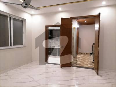 Corner 8 Marla House In Ittehad Colony Of Lahore Is Available For Sale