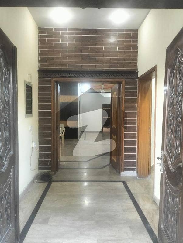 Upper Portion Of 20 Marla For rent In Gul-e-Damin