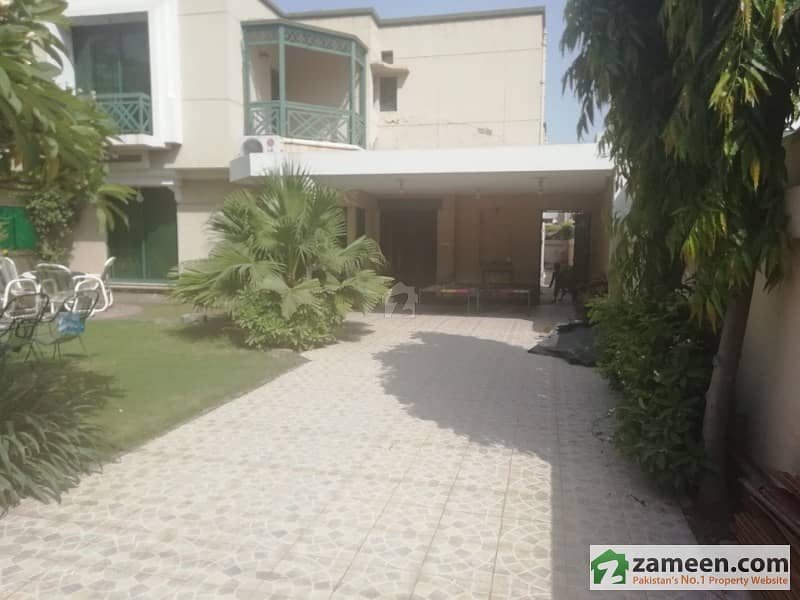 1 Kanal Fully Furnished House On Hot Location