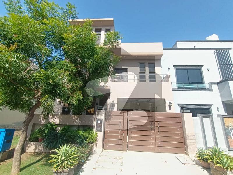 7 Marla Near To Park Upper Portion For Rent