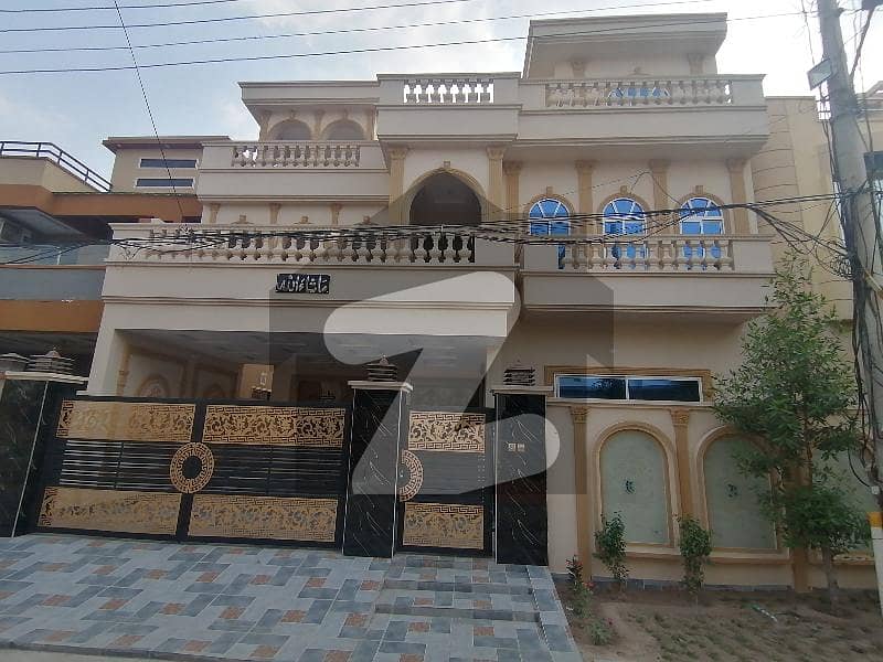 A Stunning Prime Location House Is Up For Grabs In Wapda Town Phase 1 - Block D Multan
