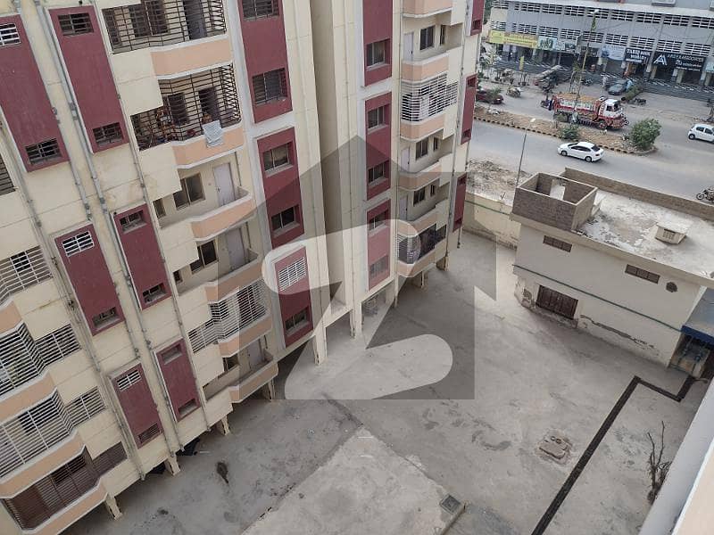 1030 Square Feet Flat In Scheme 33 For Sale At Good Location