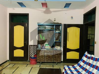 لودھی کالونی روڈ ملتان میں 3 کمروں کا 5 مرلہ مکان 58.0 ہزار میں کرایہ پر دستیاب ہے۔