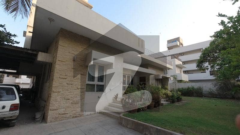پی ای سی ایچ ایس بلاک 2 پی ای سی ایچ ایس,جمشید ٹاؤن,کراچی میں 6 کمروں کا 1 کنال مکان 12.5 کروڑ میں برائے فروخت۔