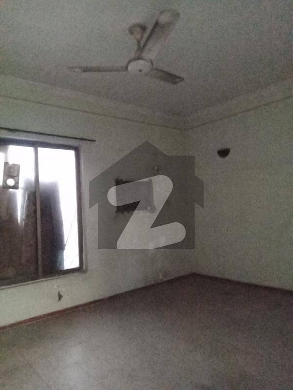 Flat For Bachelors For Rent In Psic Society Near Lums Dha Lhr