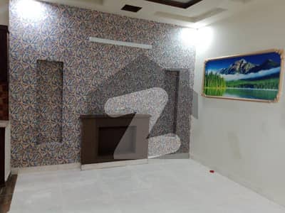 250 Square Feet Flat For rent In Lahore