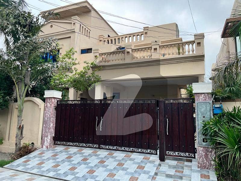 1 Kanal House For Sale At Prime Location Of Punjab Society Near Dha Lahore