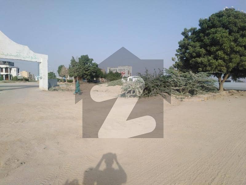 200ft wide road vip location Prime Location A Centrally Located Commercial Plot Is Available For sale In Karachi