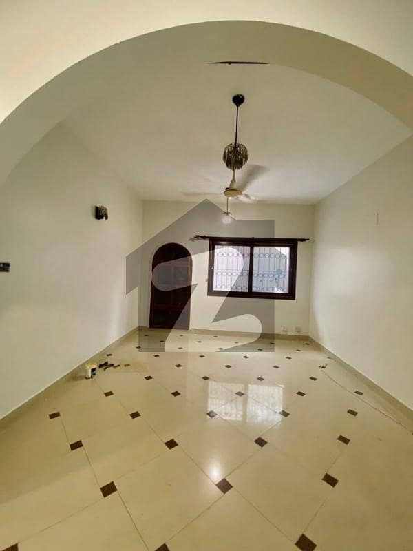 ڈی ایچ اے ڈیفینس کراچی میں 4 کمروں کا 16 مرلہ مکان 245 میں کرایہ پر دستیاب ہے۔