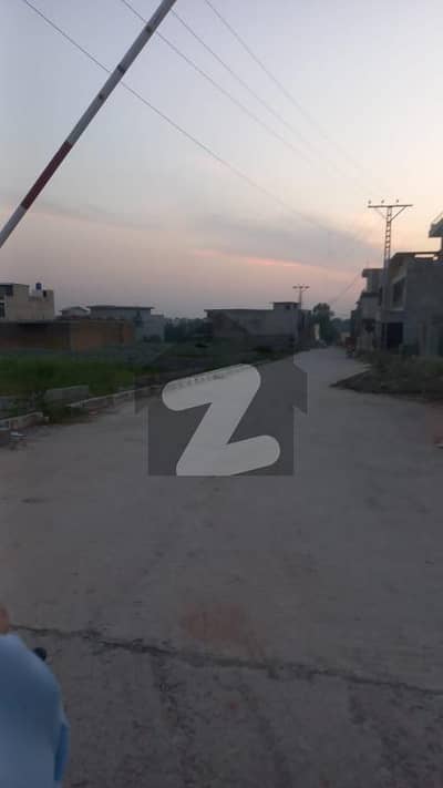 جناح ایوینیو اسلام آباد میں 4 کمروں کا 7 مرلہ مکان 1.75 کروڑ میں برائے فروخت۔