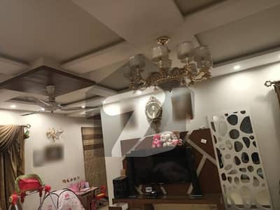 گلبرگ 3 - بلاک اے1 گلبرگ 3,گلبرگ,لاہور میں 4 کمروں کا 12 مرلہ مکان 4.7 کروڑ میں برائے فروخت۔