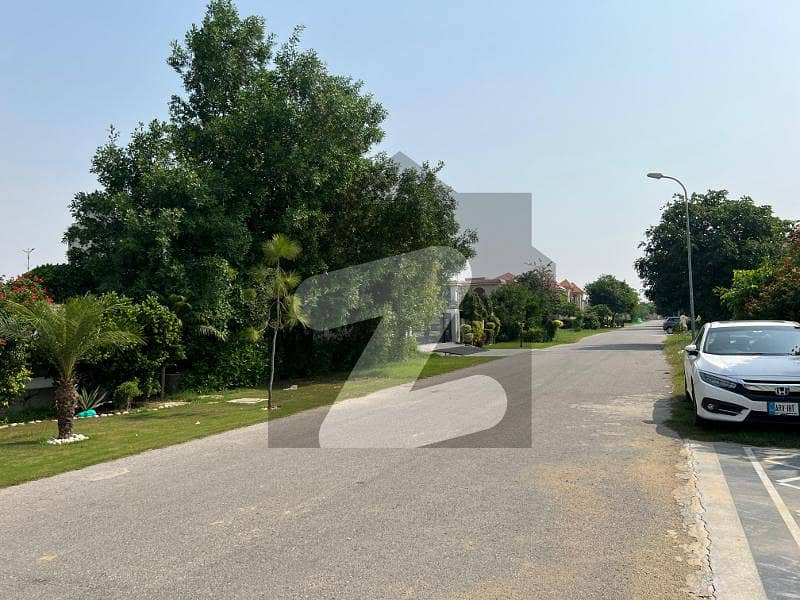 10 MARLA PLOT 551 BLOCK M MEETING POSSIBLE URGENT SALE DHA PHASE 5 LAHORE
