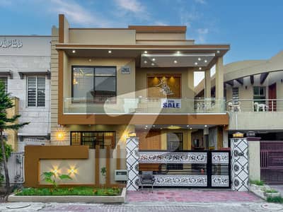 5 Bed Designer House At Ideal Location
