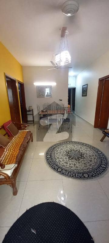 کلفٹن ۔ بلاک 9 کلفٹن,کراچی میں 3 کمروں کا 6 مرلہ مکان 2.6 کروڑ میں برائے فروخت۔