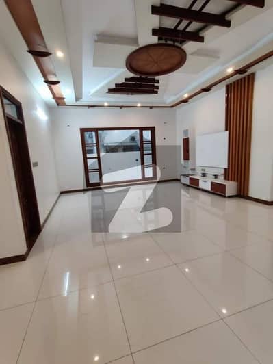 260 Square Yards Office In Stunning Gulshan-E-Iqbal - Block 11 Is Available For Rent