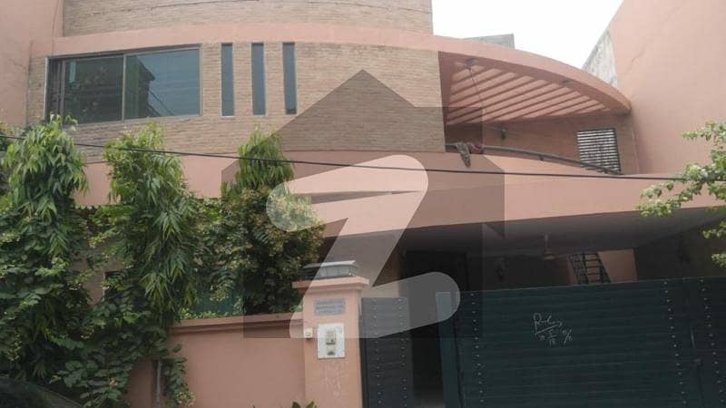 10 marla upper portion near Dha main boulevard 10 marla upper portion near Dha main boulevard