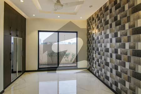 ڈی ایچ اے فیز 2 ڈیفنس (ڈی ایچ اے),لاہور میں 5 کمروں کا 1 کنال مکان 7.5 کروڑ میں برائے فروخت۔