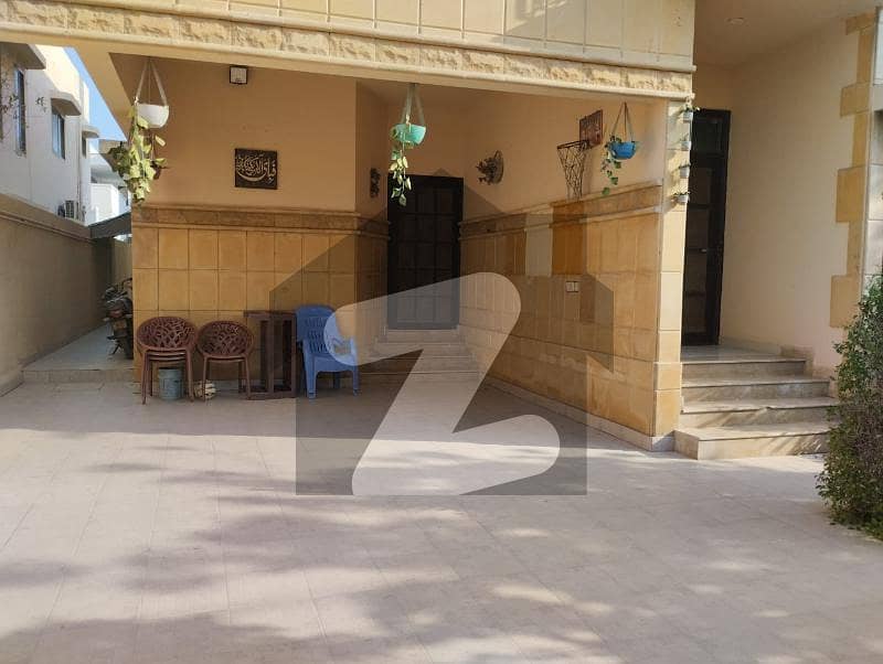500 Square Yards Very Well Maintained Proper 2 Unit Bungalow For Sale At Prime Location Of DHA Phase 6