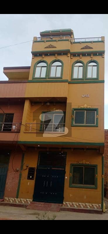 گرین ٹاؤن ۔ مین مارکیٹ روڈ گرین ٹاؤن سیکٹر ڈی 2,لاہور میں 6 کمروں کا 2 مرلہ مکان 60.0 لاکھ میں برائے فروخت۔
