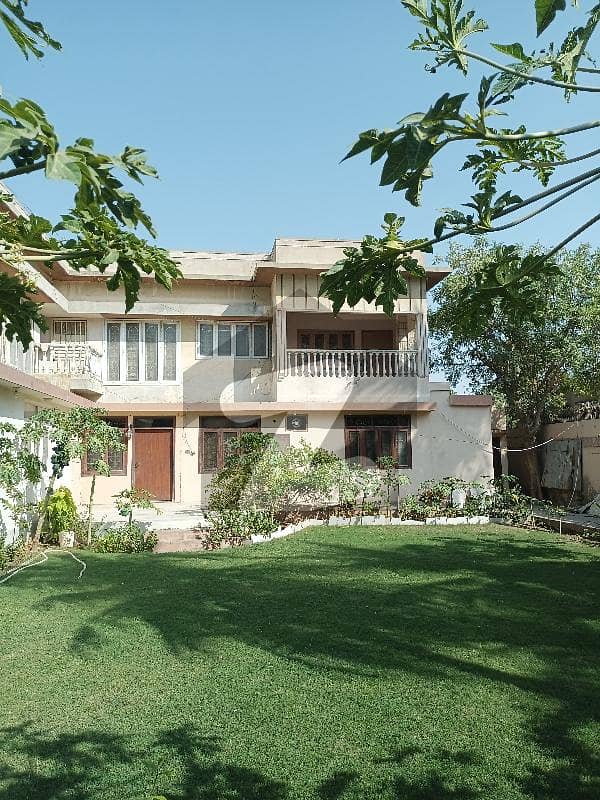 Perfect Prime Location 1000 Square Yards House In PECHS Block 2 For