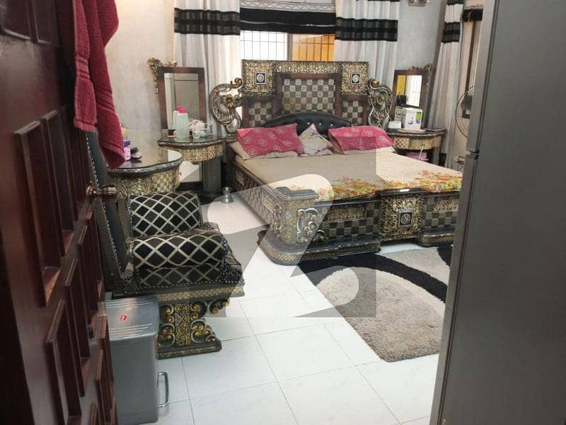 SHUMAIL ARCADE 5 ROOMS CORNER FULLY RENOVATED LEASED FLAT URGENT SALE ONLY 12500000
