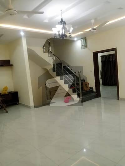 35*70 upper portion available for rent in G-13 Islamabad