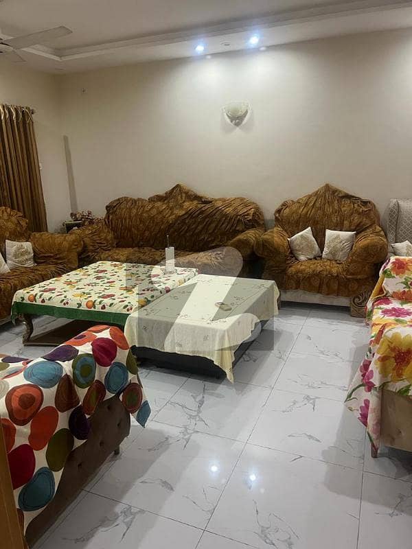 عسکری 10 - سیکٹر بی عسکری 10,عسکری,لاہور میں 4 کمروں کا 10 مرلہ مکان 1.18 لاکھ میں کرایہ پر دستیاب ہے۔