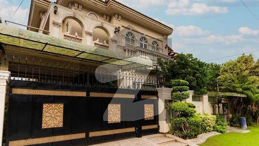 10 Marla Slightly Used Spanish House For Sale In Air Avenue PHASE-8