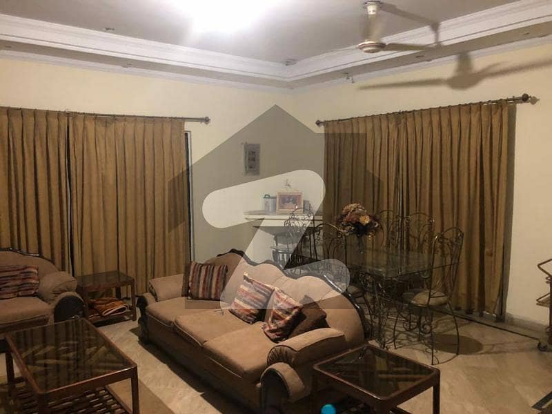 سپر ٹاون لاہور میں 4 کمروں کا 17 مرلہ مکان 4.15 کروڑ میں برائے فروخت۔