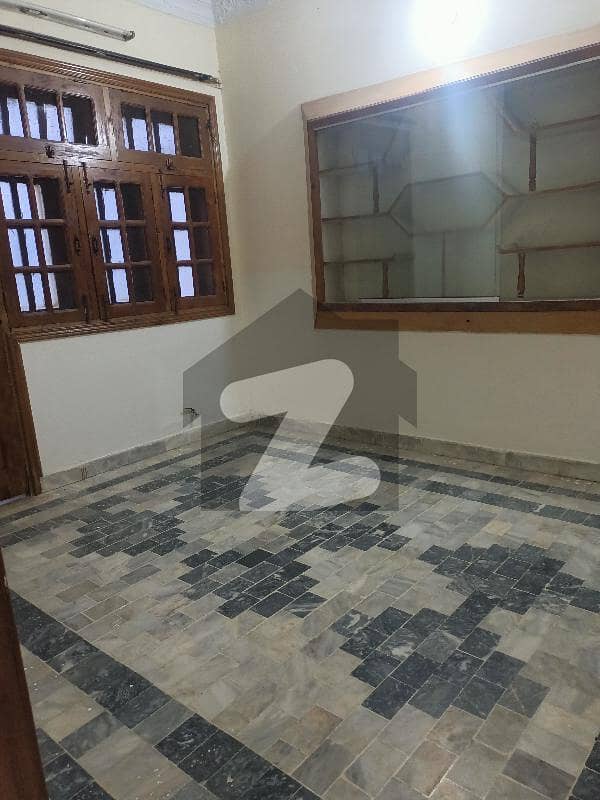 1 Room Available For Rent In Hayatabad Phase 1 Sector D4 Only For Female not For family or boys.