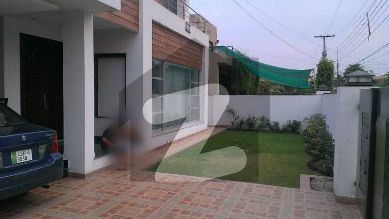 Double Unit Kanal House Sale In Phase 2-T