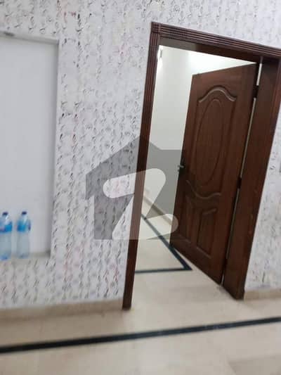 این ایف سی 1 لاہور میں 3 کمروں کا 10 مرلہ بالائی پورشن 55.0 ہزار میں برائے فروخت۔
