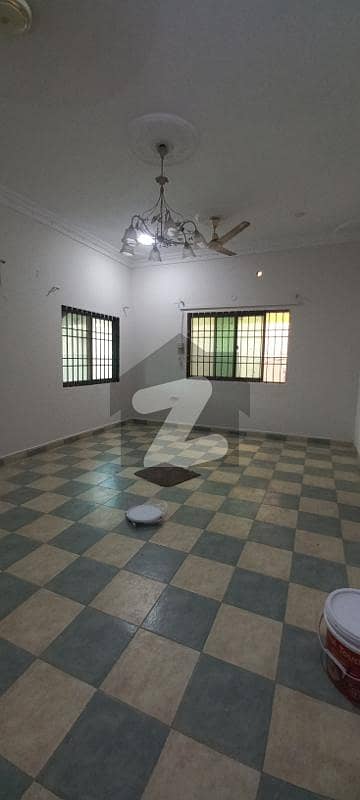 COMMERCIAL SPACE AVAILABLE 100 FT WIDE LOCATION OF GULSHAN-E-IQBAL COMMERCIAL SPACE AVAILABLE 100 FT WIDE LOCATION OF GULSHAN-E-IQBAL