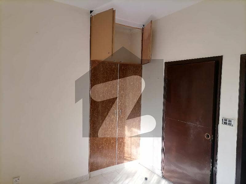 ایڈن ولاز لاہور میں 3 کمروں کا 3 مرلہ مکان 25.0 ہزار میں کرایہ پر دستیاب ہے۔