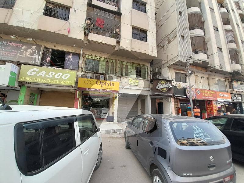 بہادر آباد گلشنِ اقبال ٹاؤن,کراچی میں 3 مرلہ دکان 2.1 لاکھ میں کرایہ پر دستیاب ہے۔